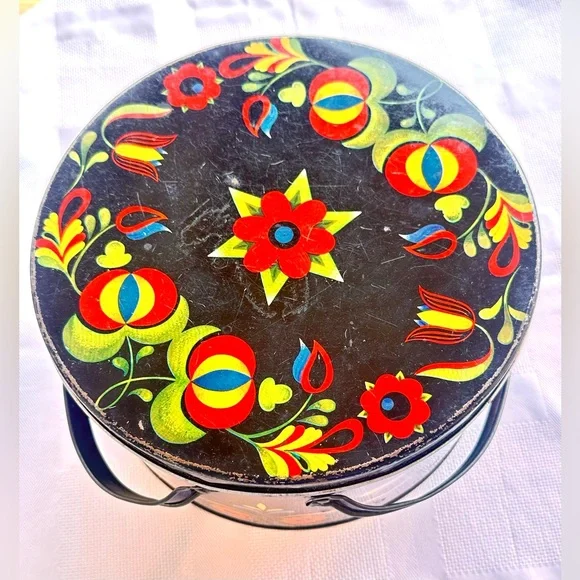 Vintage Pennsylvania Dutch Folk Art Metal Picnic/Sewing Tin Lidded w/Handles - Picture 9 of 9